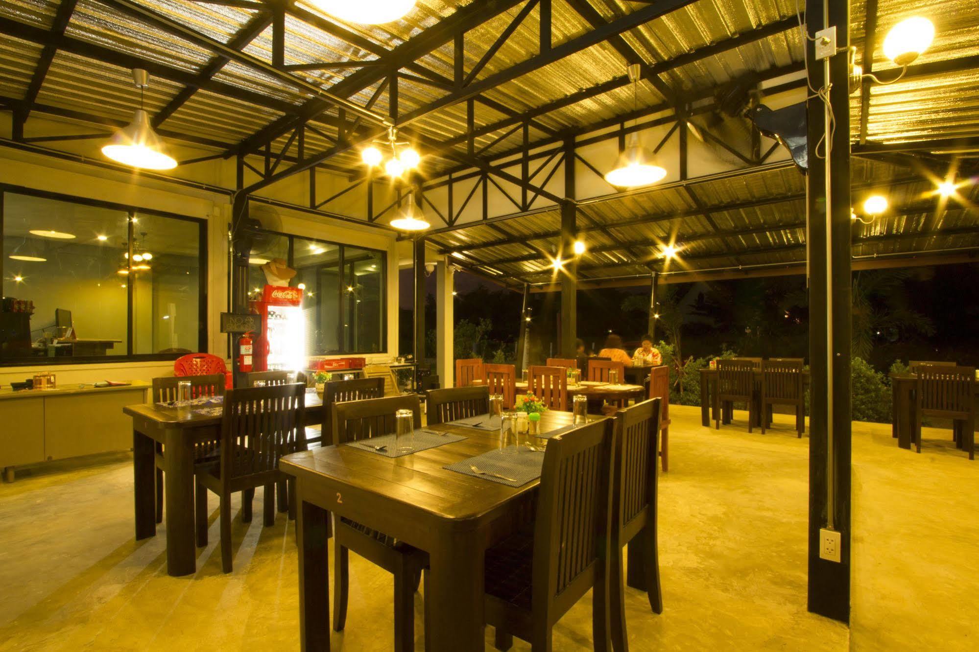 The Rise Resort Sukhothai Esterno foto